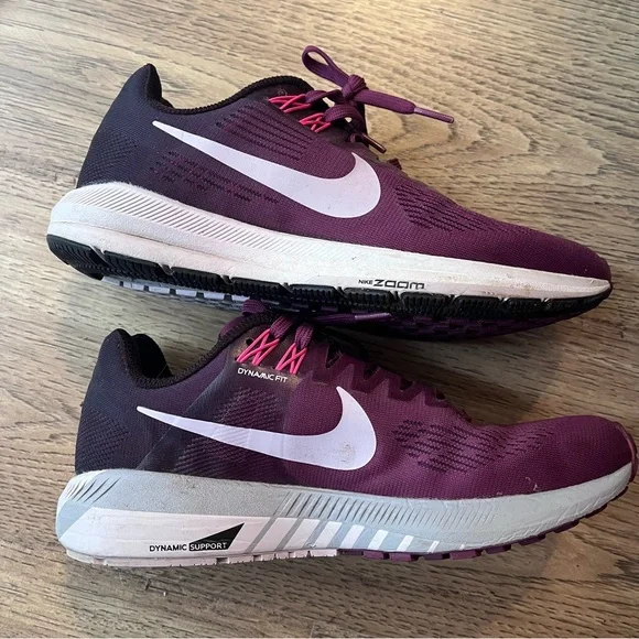 3 pairs of Women’s Nike Shoes - Picture 5 of 16